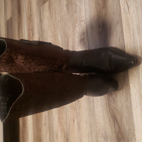 Western Cowboy boots brown and black with faux fur on the outside. from brazil. - Picture 4 of 8